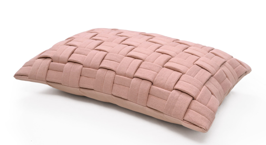 Clusp (Blush) Cushion with polyfiller