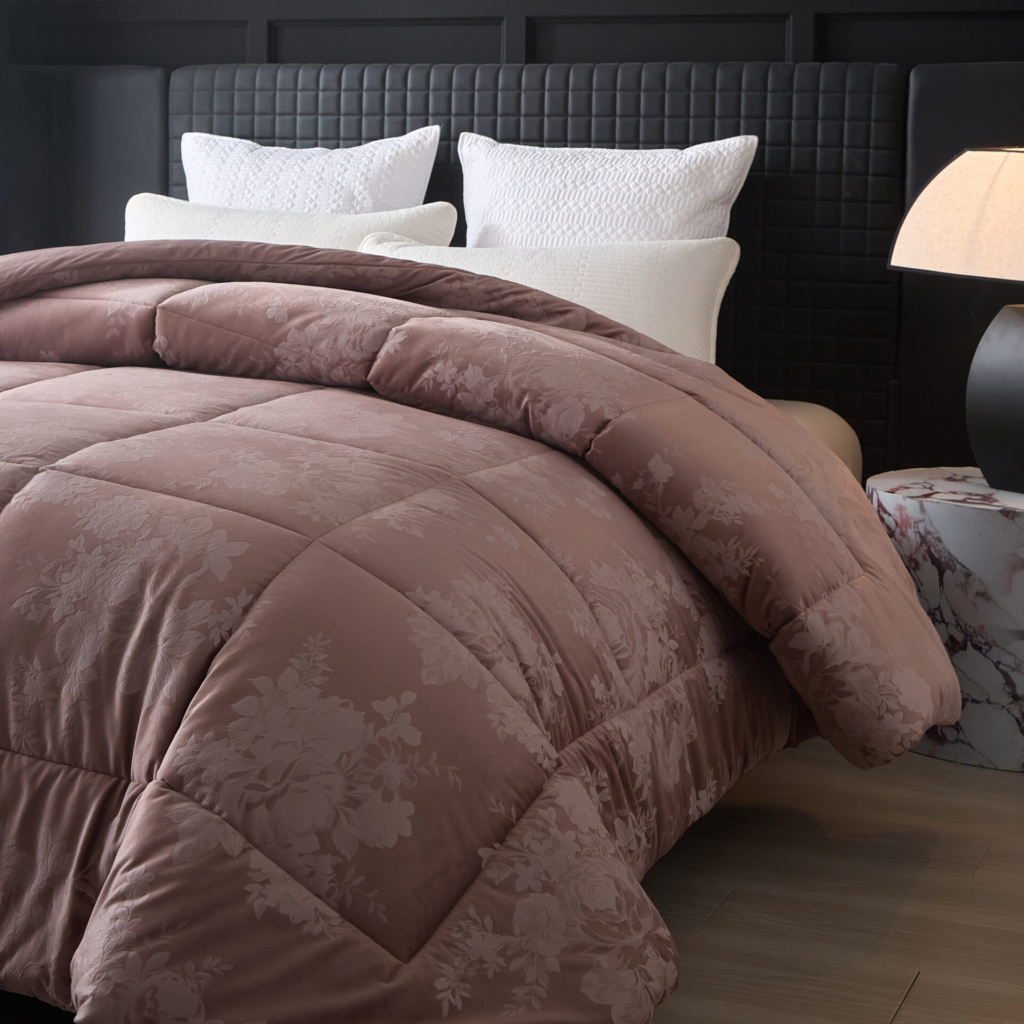 Cordelia (Amethyst) Comforter