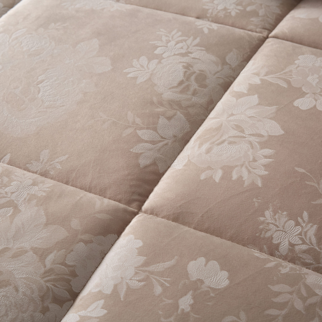 Cordelia (Taupe) Comforter