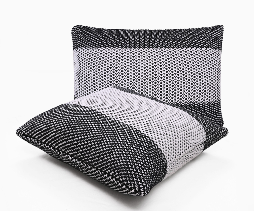 Honey Bee CUSHION with polyfiller (Black/White)