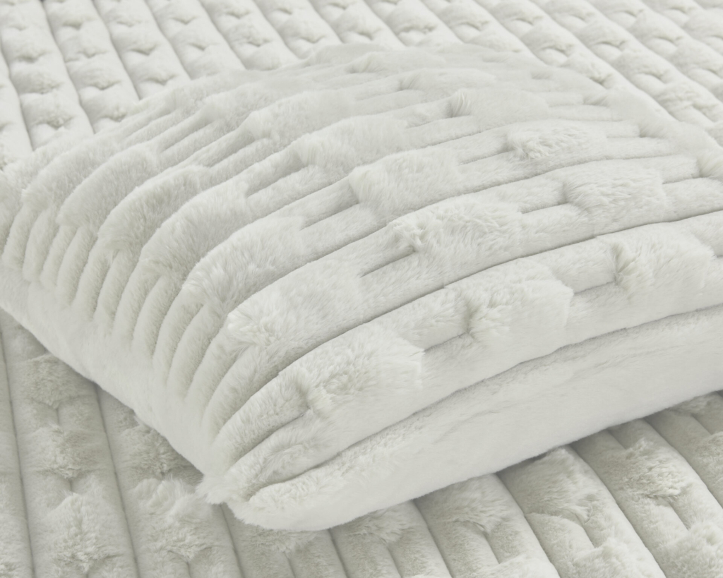 Boggi (White) 45x45 Cushion with polyfiller