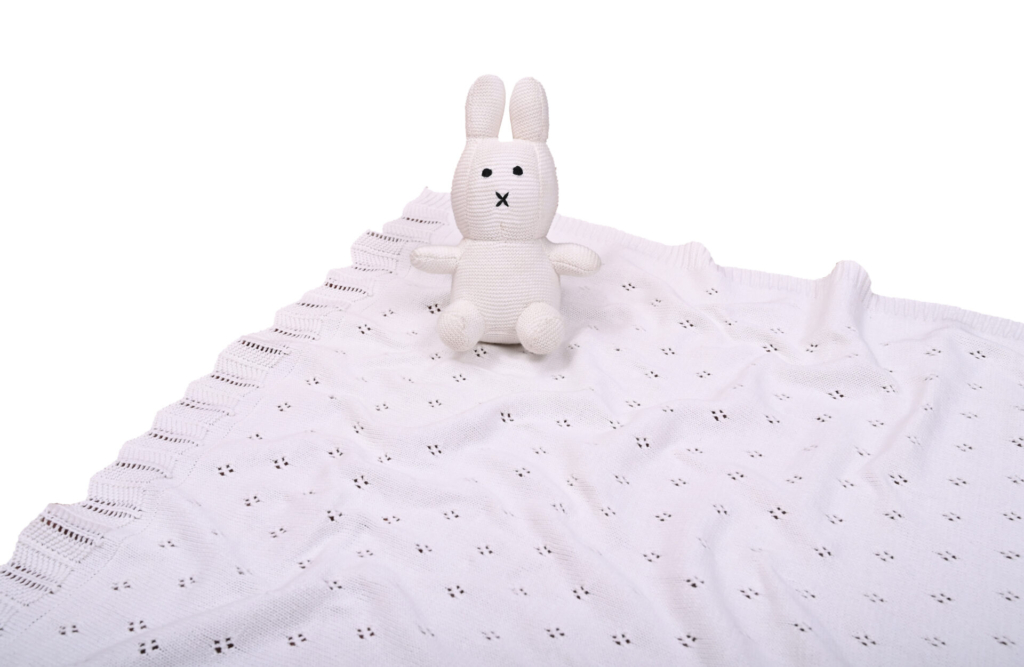 Bunny/Toy (Ivory) 80x100  Baby blanket with toy